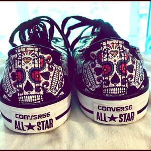 Converse Chucks Lo-Top Sugar Skull Design
